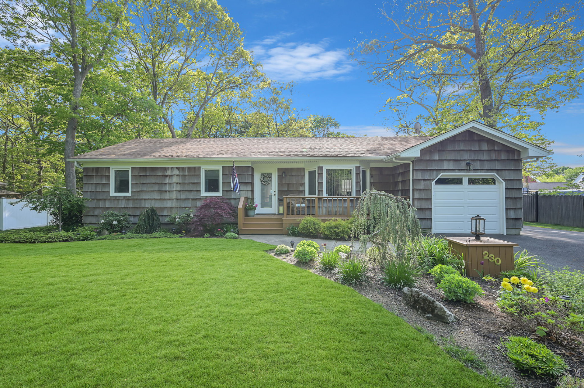 230 Pipe Stave Hollow Road, Mount Sinai, NY — home sold by Andrew Ragusa